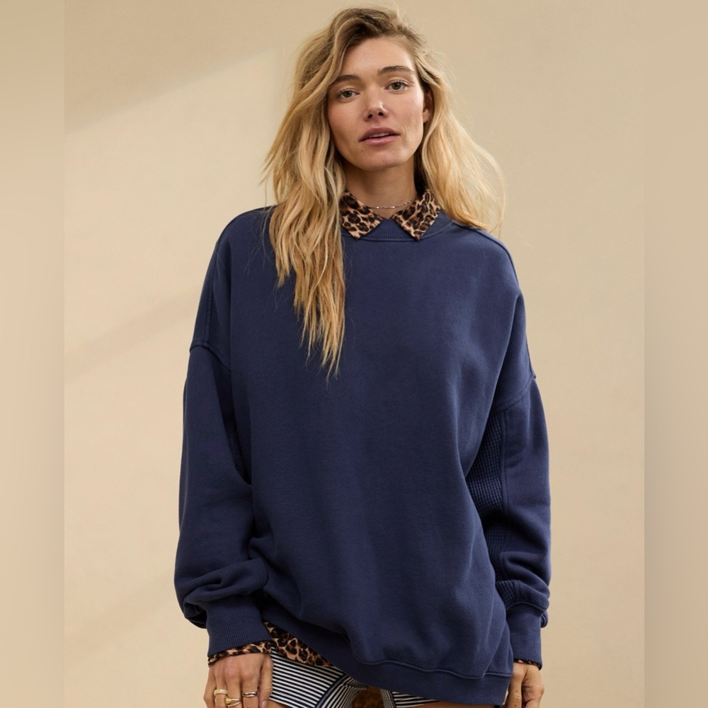 Aerie Women’s Oversized Getaway Sweatshirt Color Navy Size S
